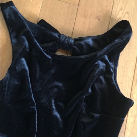 Women’s dress great for grad birthday velvet/ satin - Picture 1 of 5